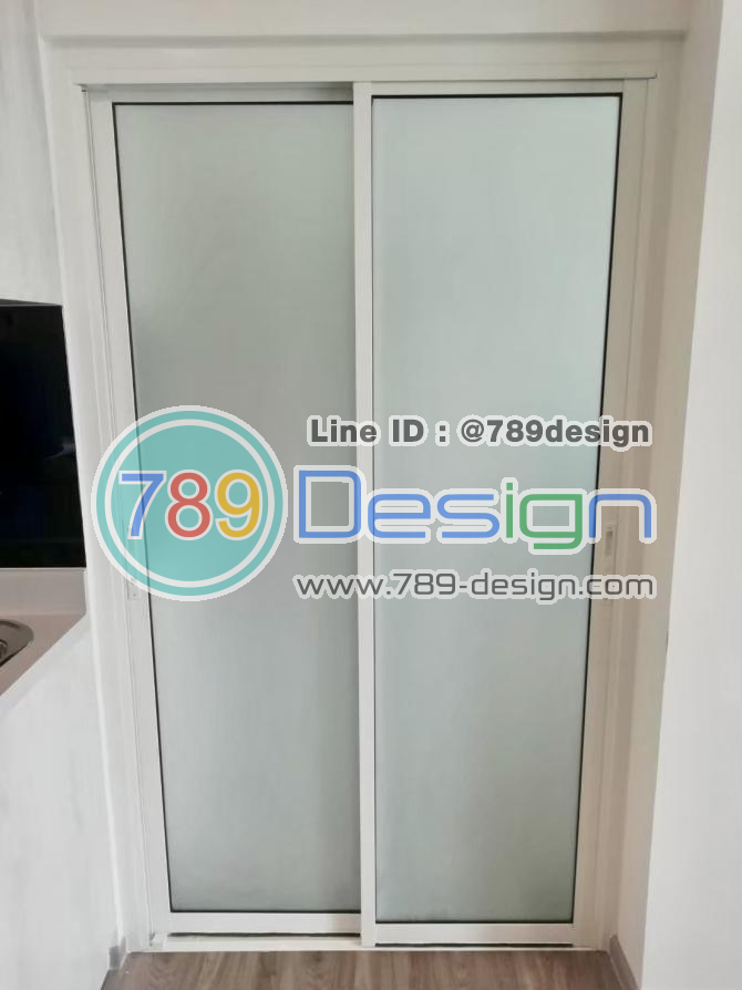 บานเลื่อนสลับ มิเนียมสีอบขาว กระจกฝ้าขุ่น บานเลื่อนสลับ มิเนียมสีอบขาว กระจกฝ้าขุ่น