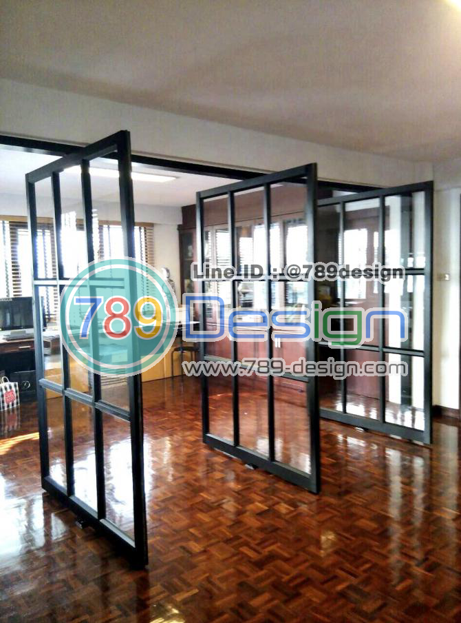 บานสวิงจุดหมุนมีด้านโช็คบน ซอยเส้นคาดจริง ไม่มีรางที่พื้น เดินสะดวก บานสวิงจุดหมุนมีด้านโช็คบน ซอยเส้นคาดจริง ไม่มีรางที่พื้น เดินสะดวก